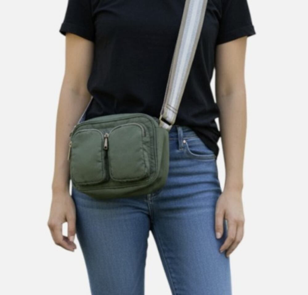 Crossbody Fanny Pack Waist Bag Gold Silver Straps Nylon Pockets Vacation Purse